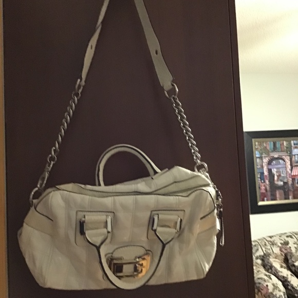 Guess handbag - Picture 1 of 3